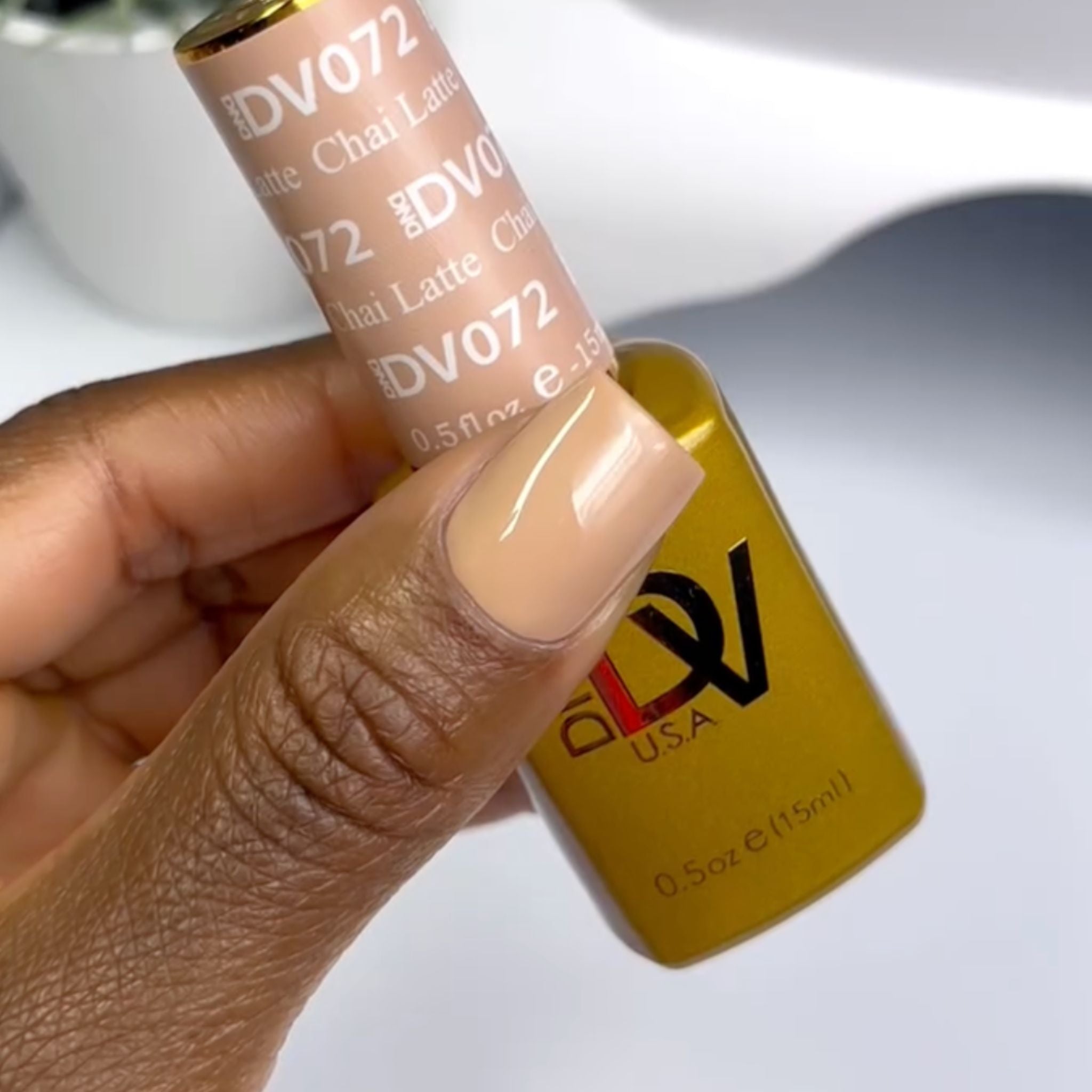Chai Latte DIVA #072 – DND Gel