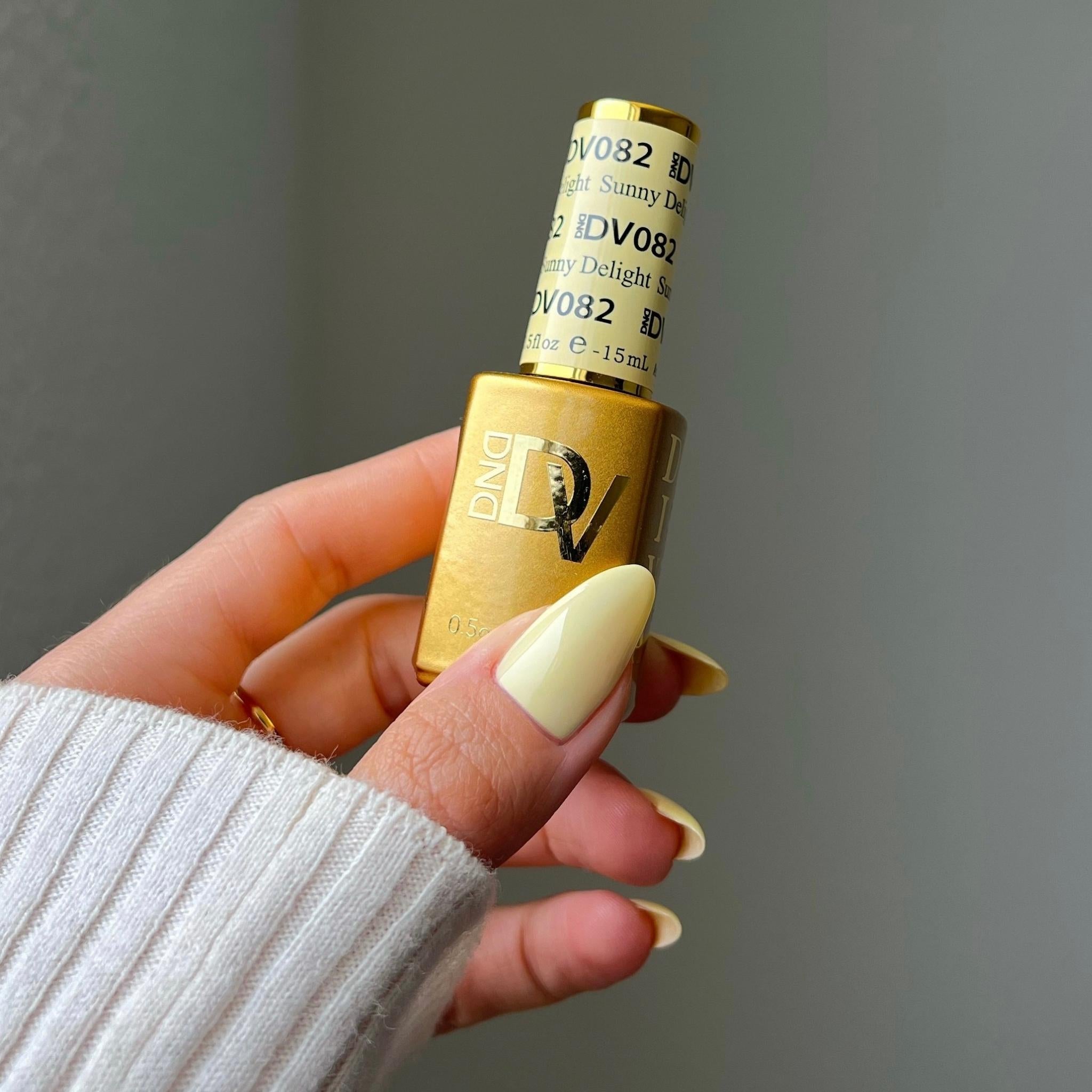 Sunny Delight DIVA #082 – DND Gel