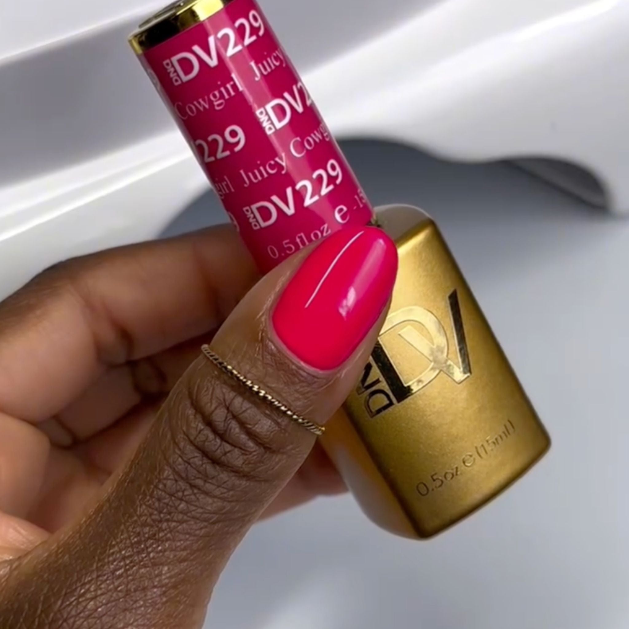 Juicy Cowgirl DIVA #229 – DND Gel
