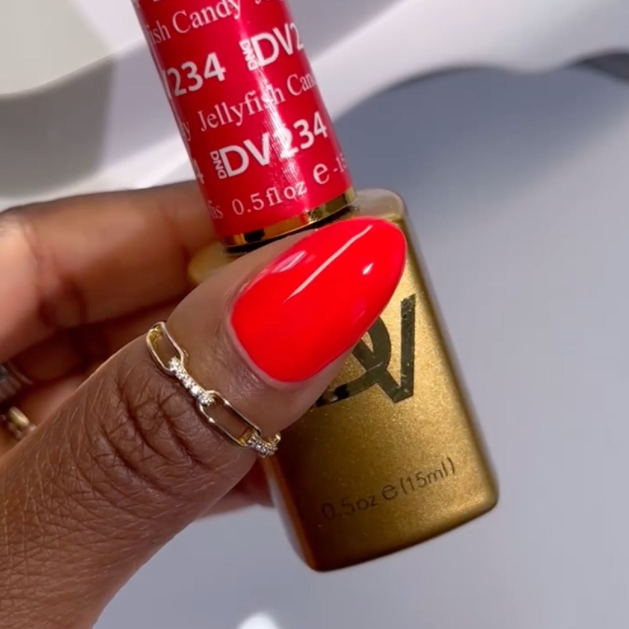 Jellyfish Candy DIVA #234 – DND Gel