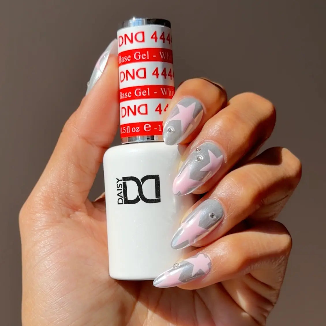 DND Chrome Base Gel #4444 - White