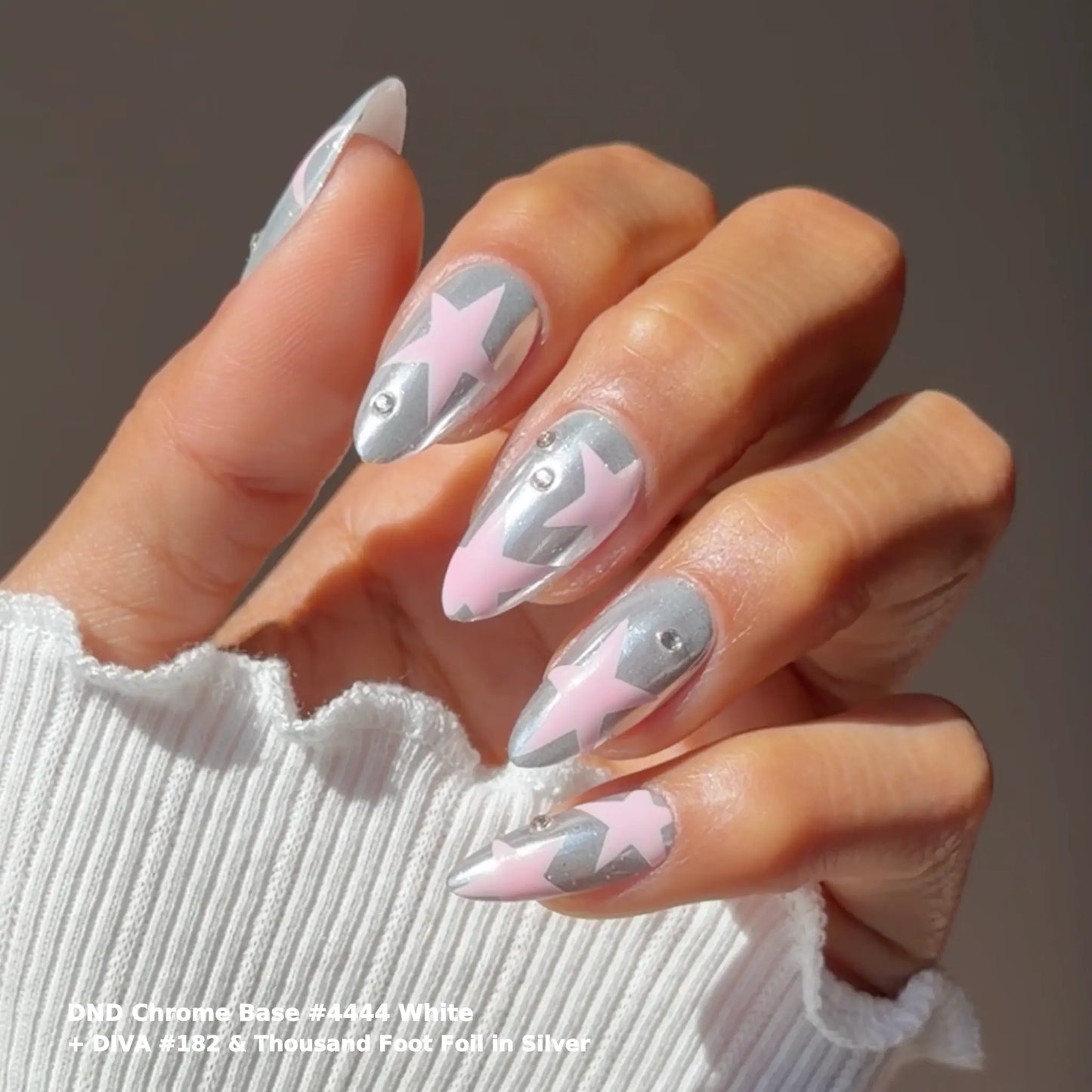 DND Chrome Base Gel #4444 - White