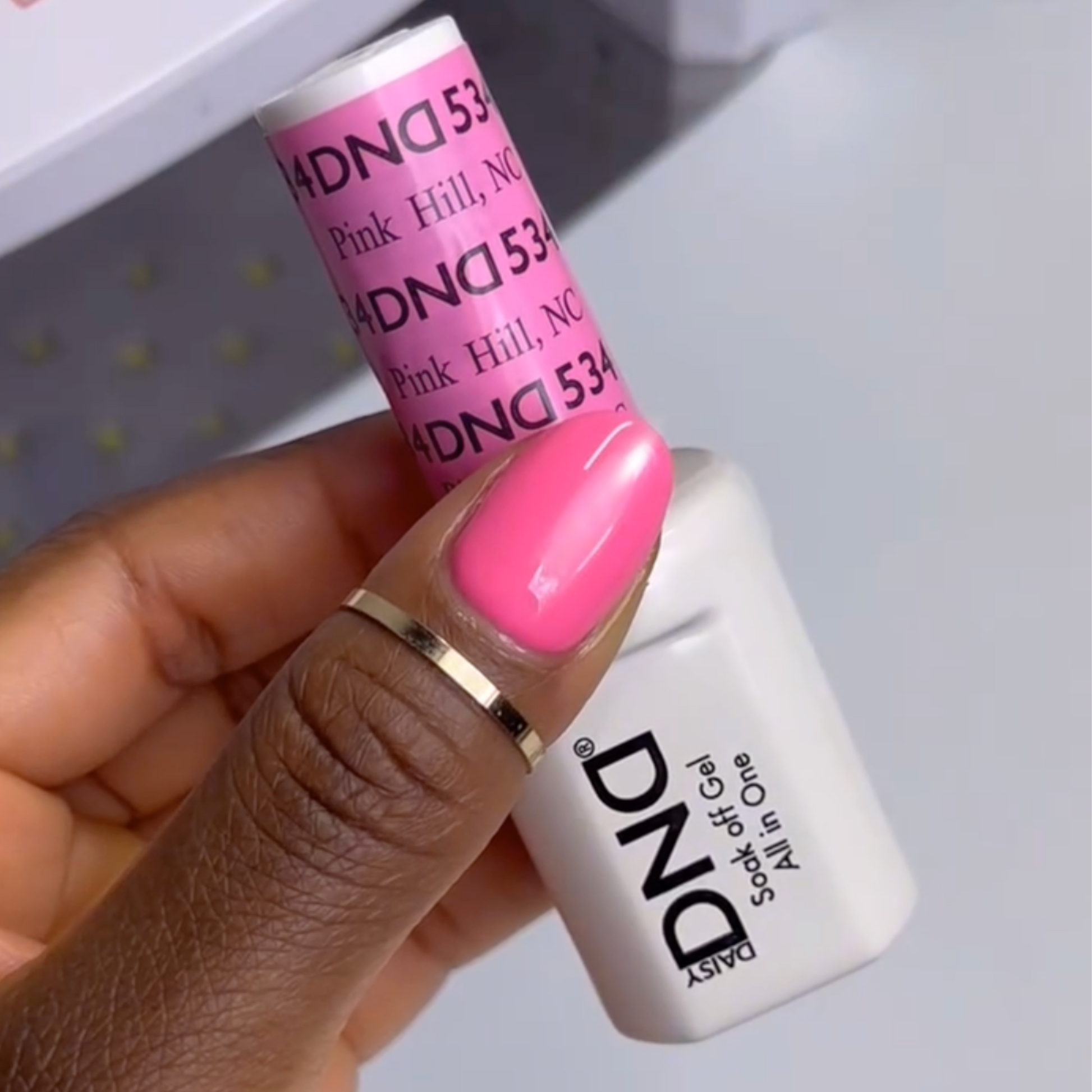 Pink Hill #534 – DND Gel Pink Hill #534 – DND Gel