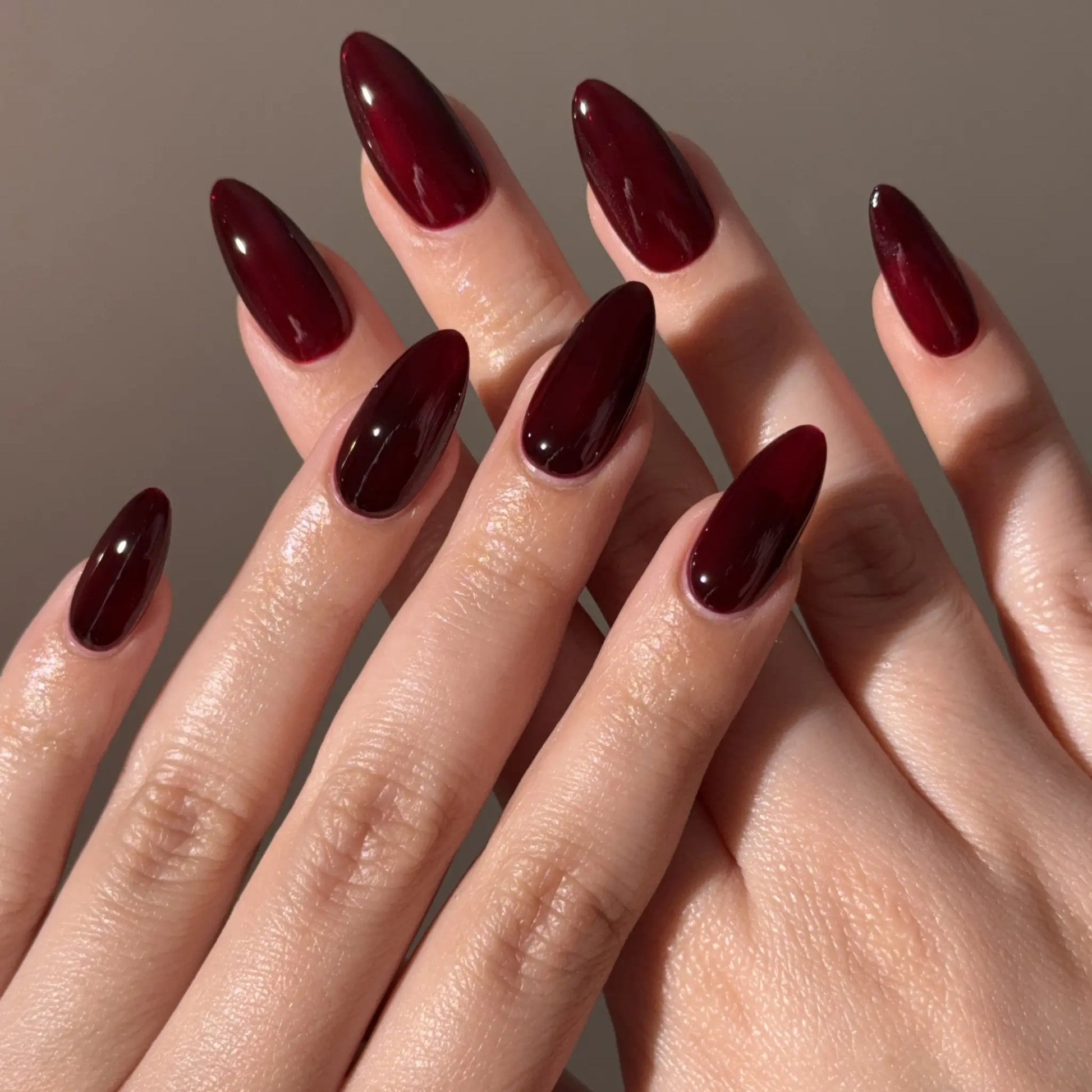Garnet Red #633 – DND Gel