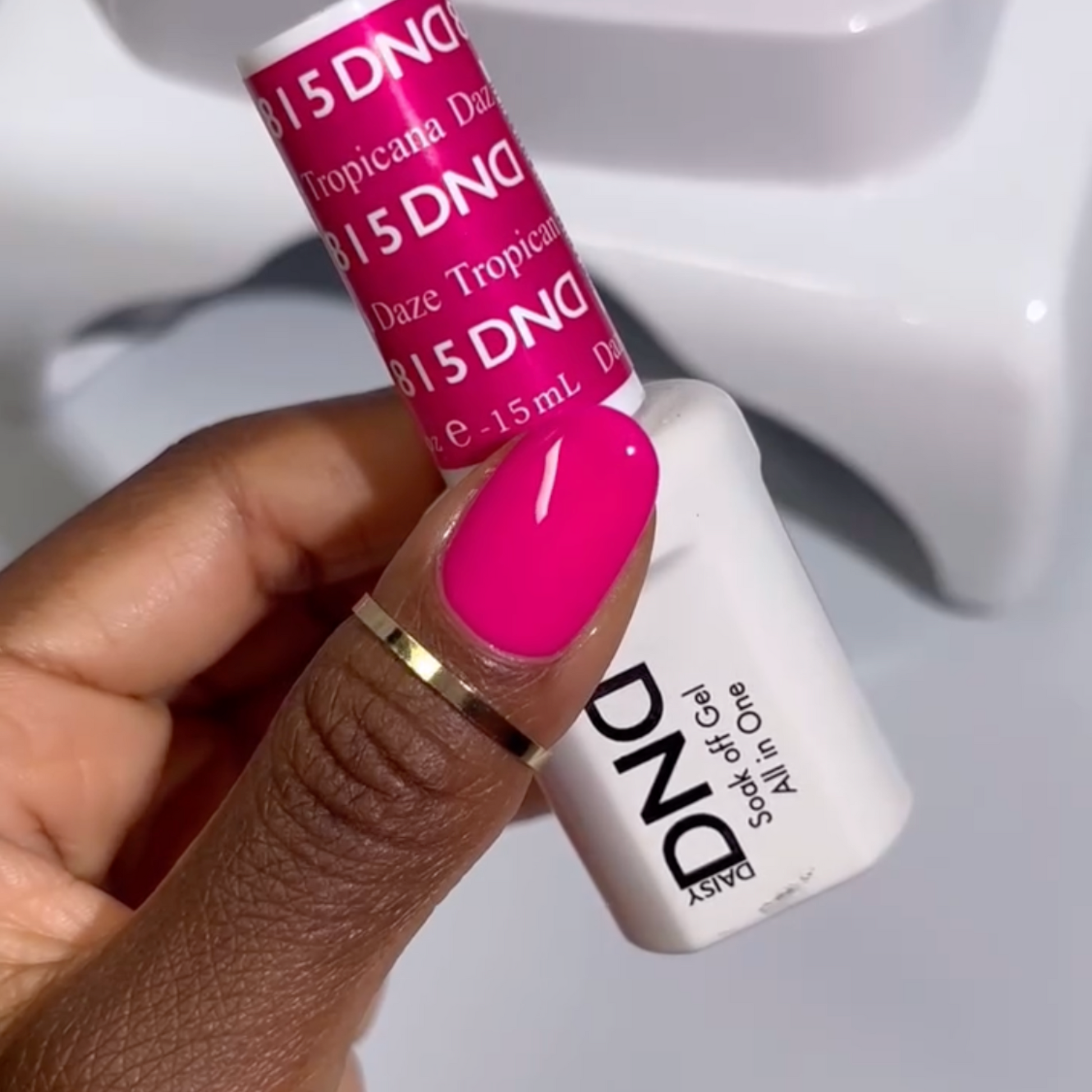 Tropicana Daze #815 – DND Gel Tropicana Daze #815 – DND Gel