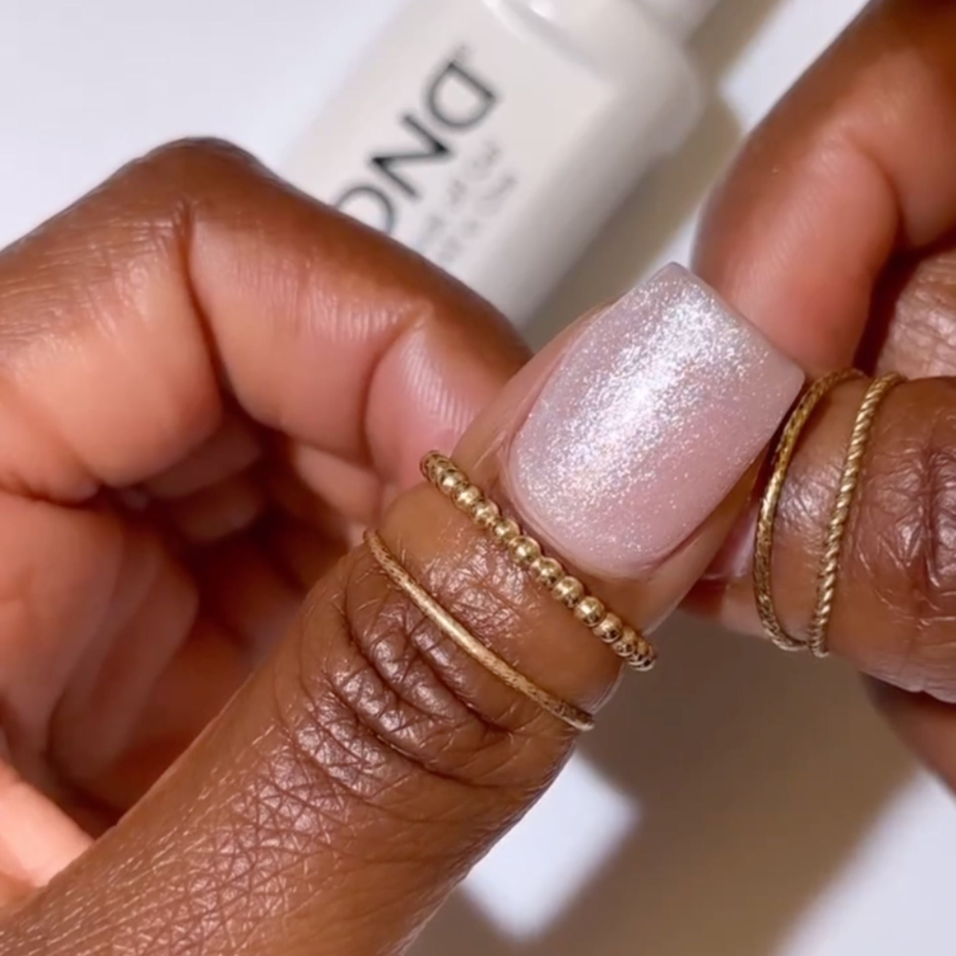 Crystal Aura #893 – DND Gel