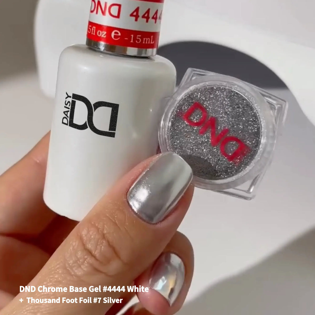 DND Chrome Base Gel #4444 - White