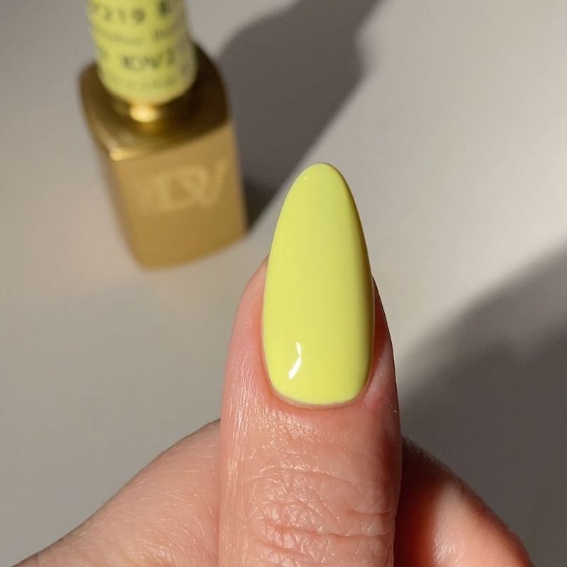 Golden Bumblebee 2025 Nails Shine Bright