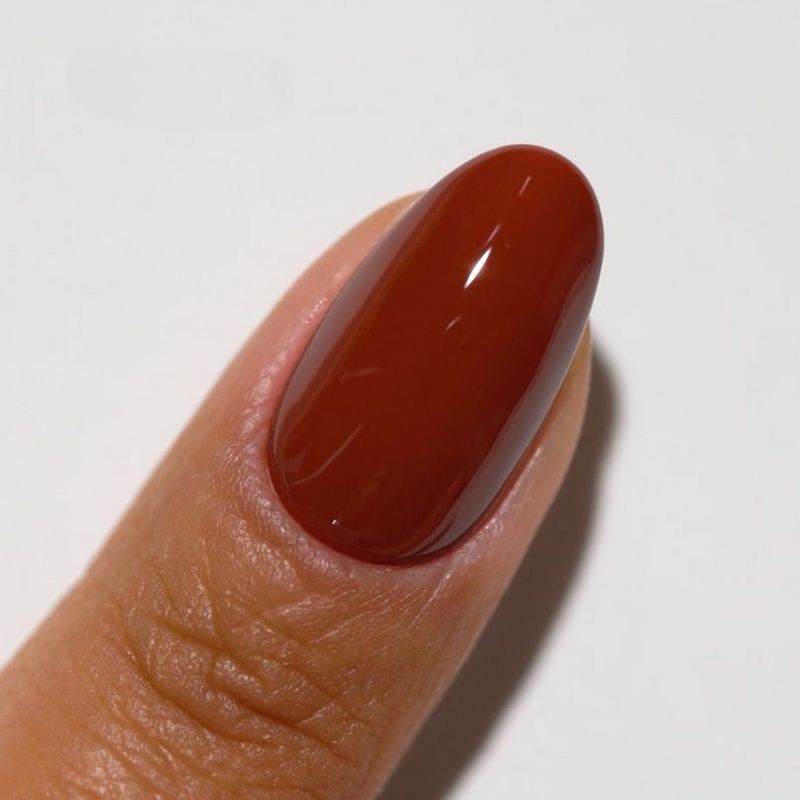 Chocolate Red DIVA #251 – DND Gel