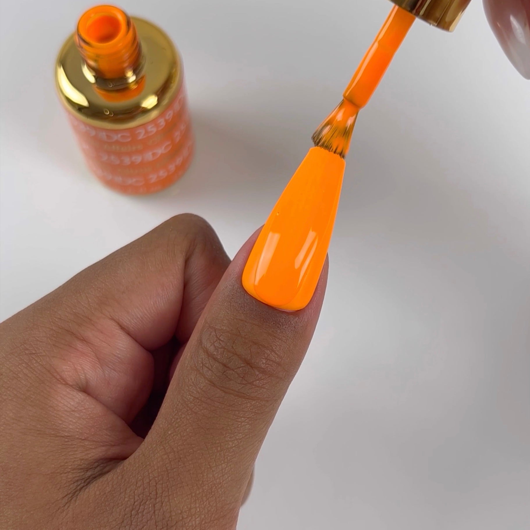 Citrus Affairs #2539 – DND Gel