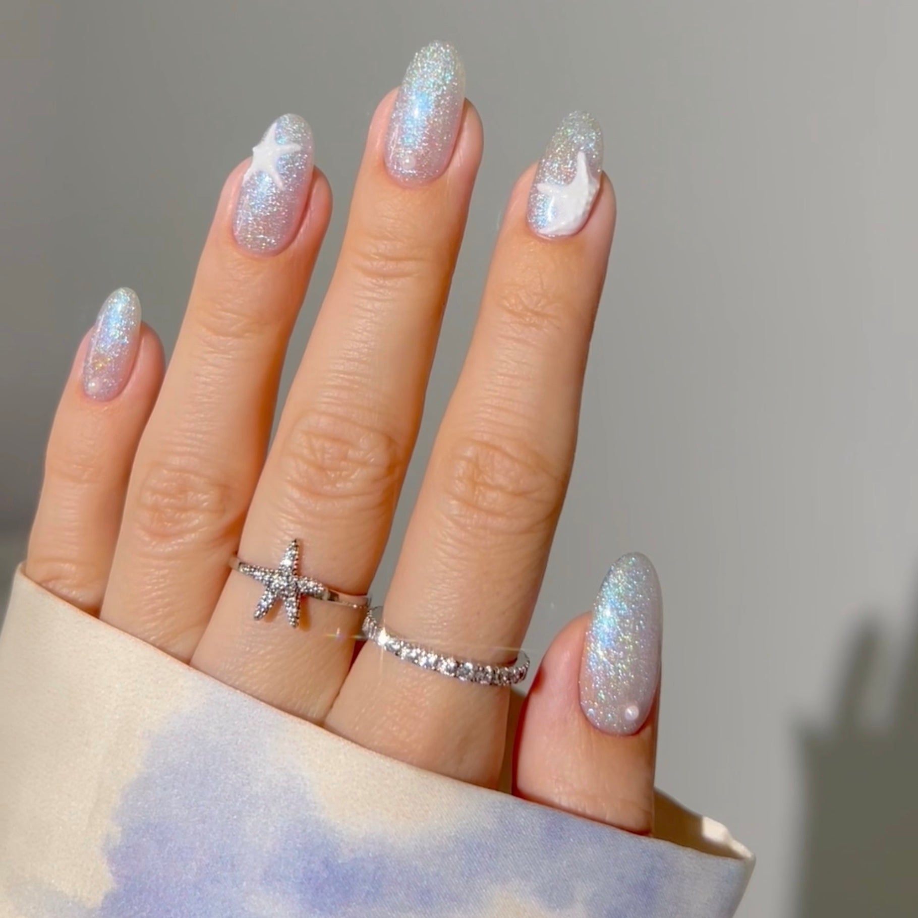 White Glitter 3D Nail Art That Shines